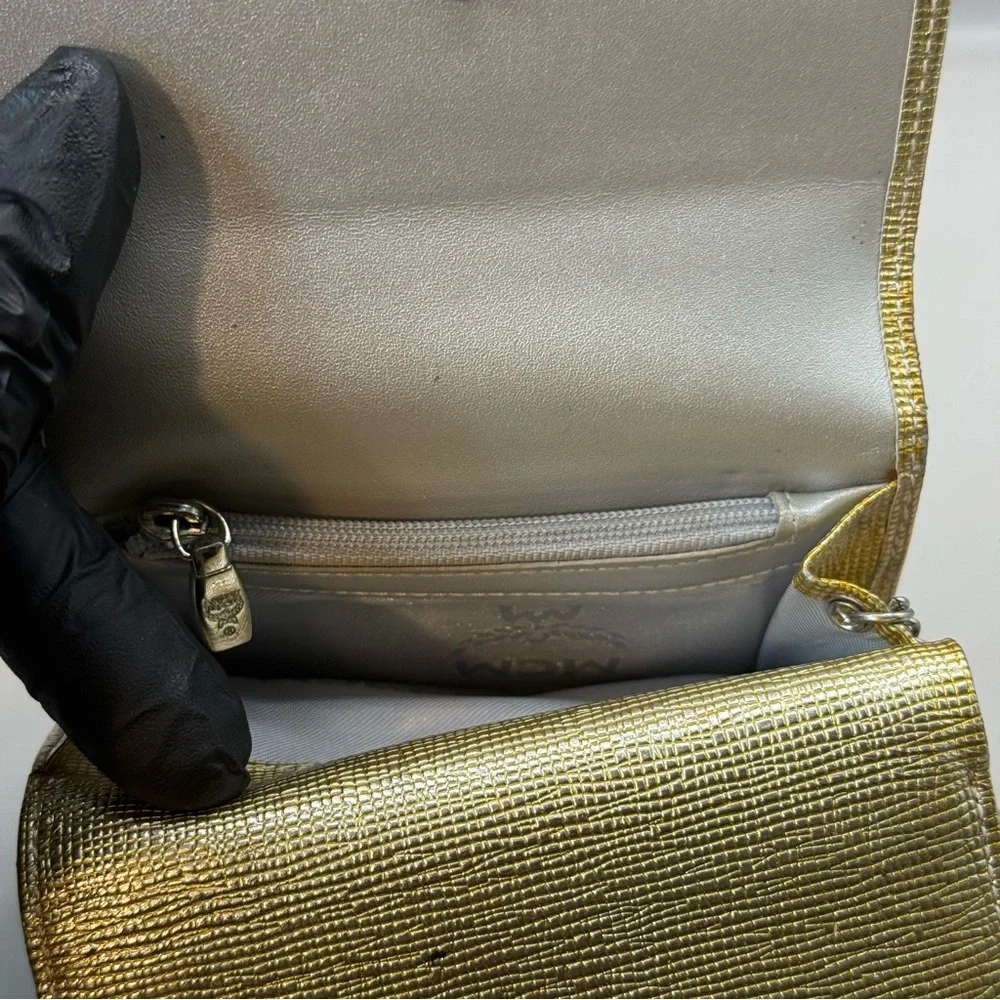 💎GUARANTEED AUTHENTIC MCM COMPACT WALLET 💎